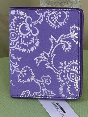 VERA BRADLEY PASSPORT CASE COVER:NWT COTSWOLDS DAHLIA PURPLE